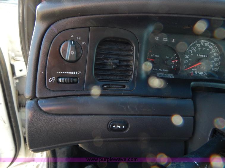 image for item I1182 2005 Ford Crown Victoria Police Interceptor