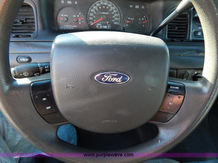 image for item I1182 2005 Ford Crown Victoria Police Interceptor