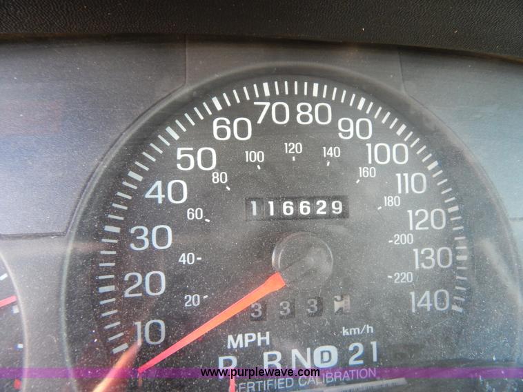 image for item I1182 2005 Ford Crown Victoria Police Interceptor