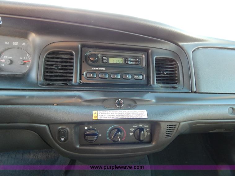 image for item I1182 2005 Ford Crown Victoria Police Interceptor