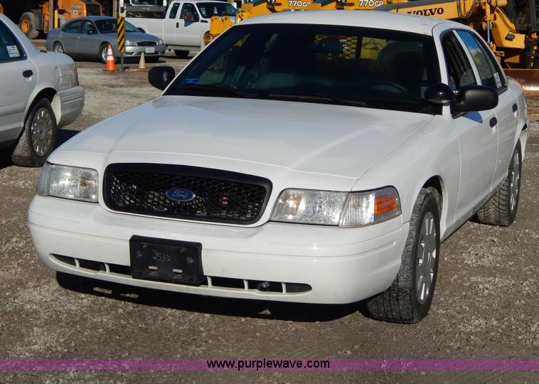 image for item I1183 2009 Ford Crown Victoria Police Interceptor