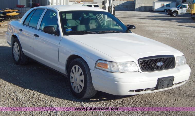 image for item I1183 2009 Ford Crown Victoria Police Interceptor