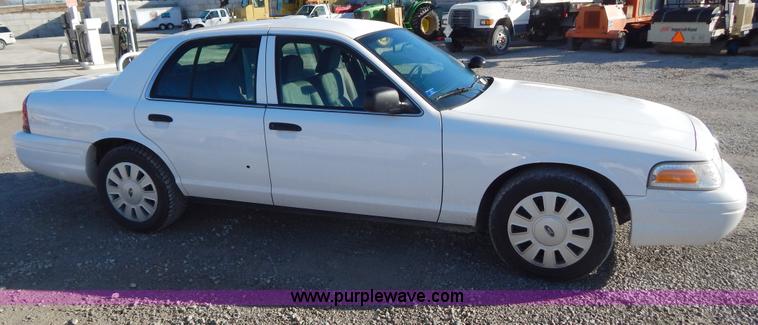 image for item I1183 2009 Ford Crown Victoria Police Interceptor