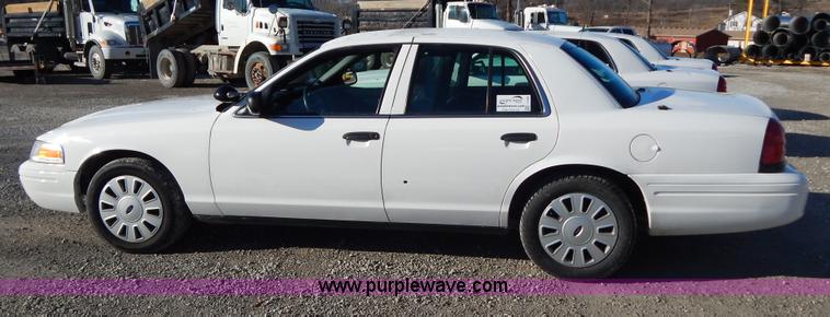 image for item I1183 2009 Ford Crown Victoria Police Interceptor