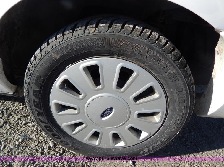 image for item I1183 2009 Ford Crown Victoria Police Interceptor