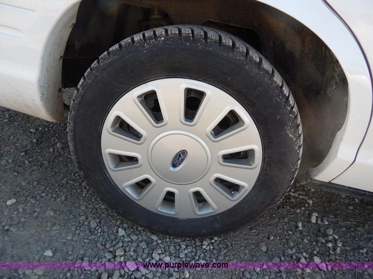 image for item I1183 2009 Ford Crown Victoria Police Interceptor