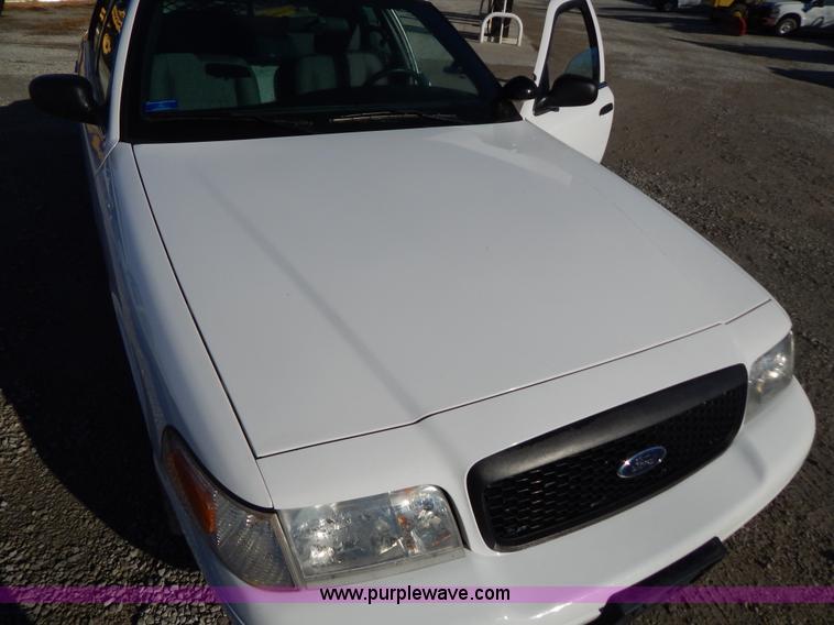 image for item I1183 2009 Ford Crown Victoria Police Interceptor