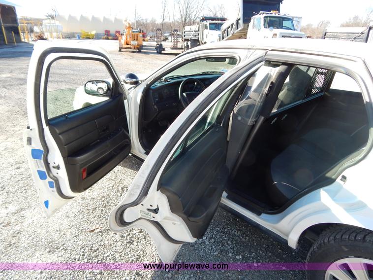 image for item I1183 2009 Ford Crown Victoria Police Interceptor