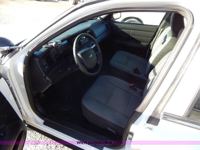 image for item I1183 2009 Ford Crown Victoria Police Interceptor
