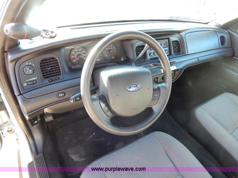 image for item I1183 2009 Ford Crown Victoria Police Interceptor