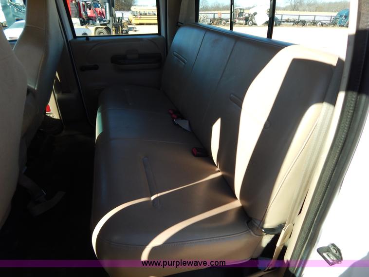 image for item I1195 2004 Ford F350 pickup truck cab and chassis