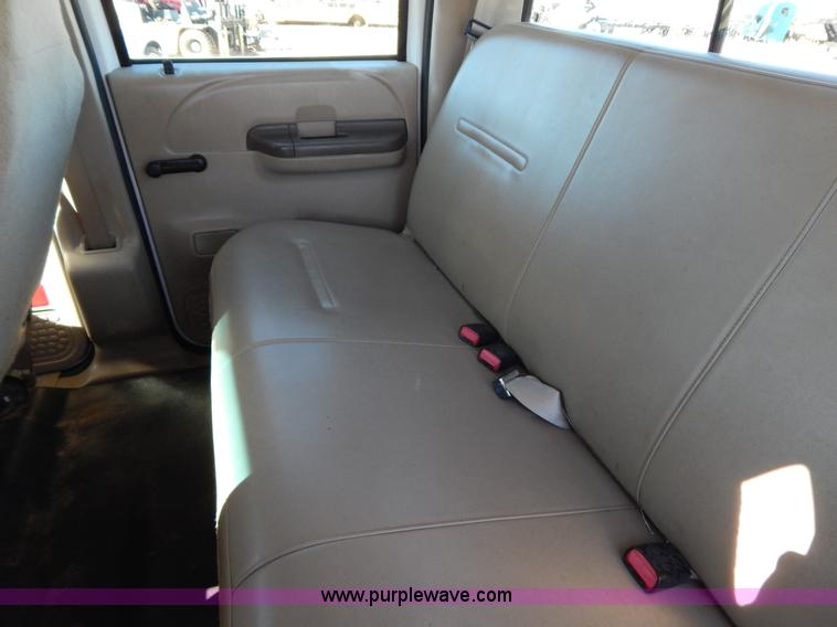 image for item I1195 2004 Ford F350 pickup truck cab and chassis