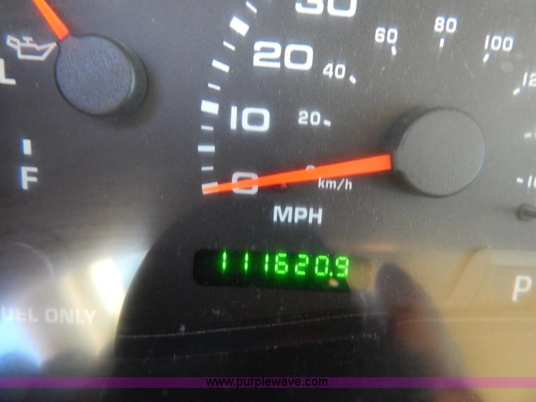 image for item I1195 2004 Ford F350 pickup truck cab and chassis