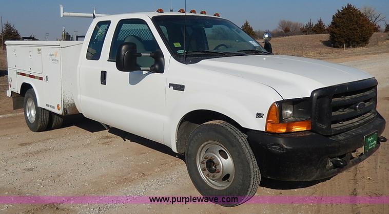 image for item I9364 1999 Ford F350 Super Duty utility truck