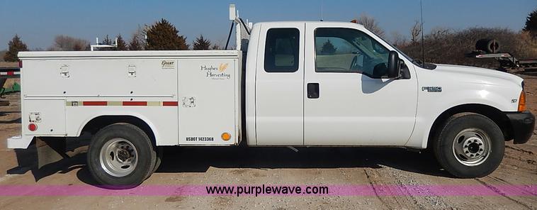 image for item I9364 1999 Ford F350 Super Duty utility truck