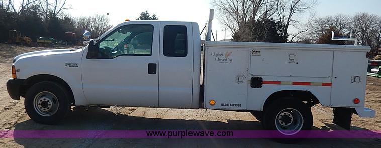 image for item I9364 1999 Ford F350 Super Duty utility truck