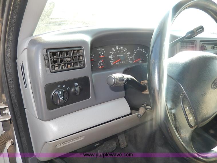 image for item I9364 1999 Ford F350 Super Duty utility truck