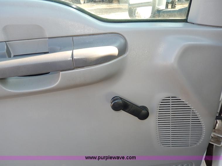 image for item I9364 1999 Ford F350 Super Duty utility truck