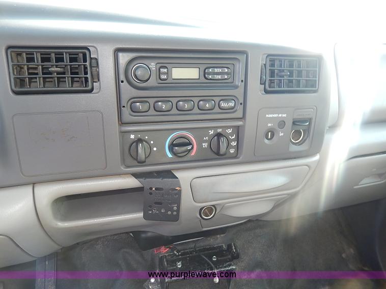 image for item I9364 1999 Ford F350 Super Duty utility truck