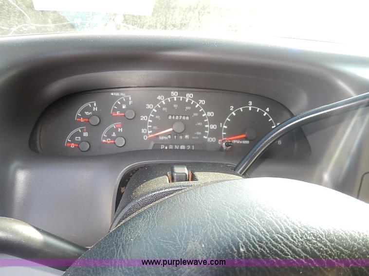 image for item I9364 1999 Ford F350 Super Duty utility truck