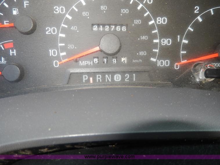 image for item I9364 1999 Ford F350 Super Duty utility truck