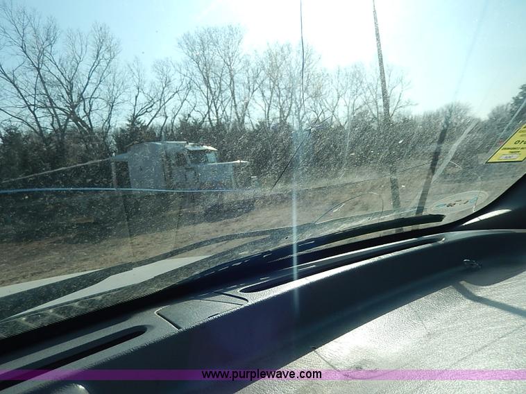 image for item I9364 1999 Ford F350 Super Duty utility truck