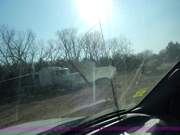 image for item I9364 1999 Ford F350 Super Duty utility truck