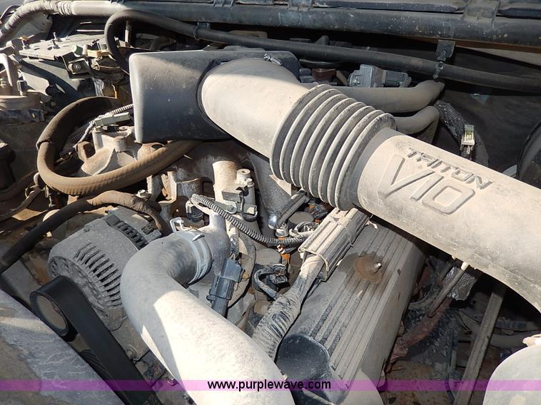 image for item I9364 1999 Ford F350 Super Duty utility truck