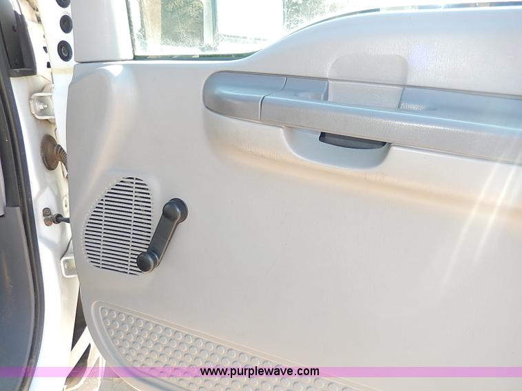 image for item I9364 1999 Ford F350 Super Duty utility truck