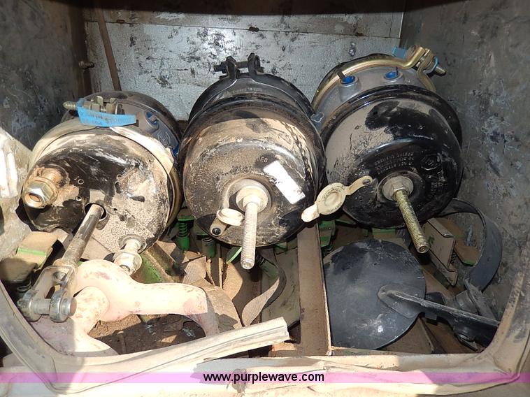 image for item I9364 1999 Ford F350 Super Duty utility truck