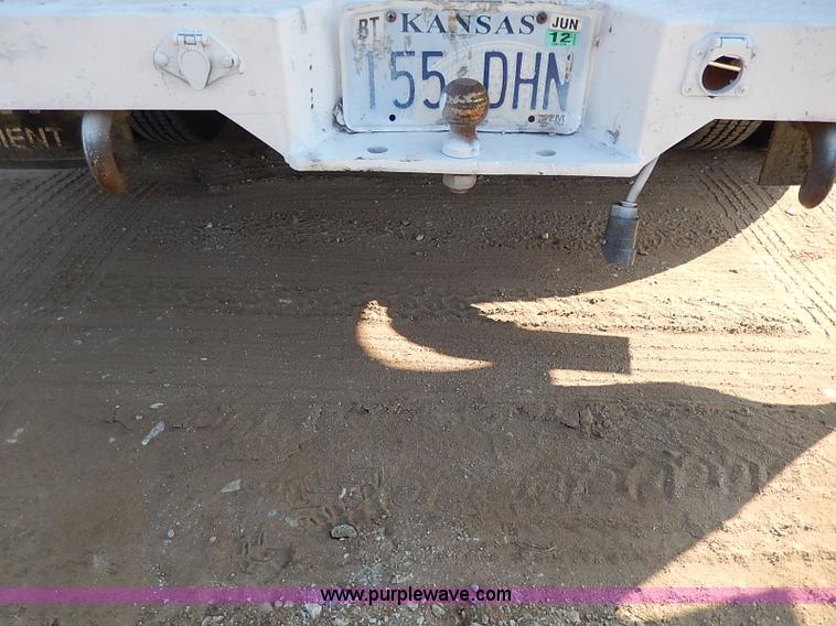 image for item I9364 1999 Ford F350 Super Duty utility truck