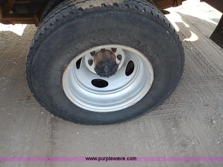 image for item I9364 1999 Ford F350 Super Duty utility truck