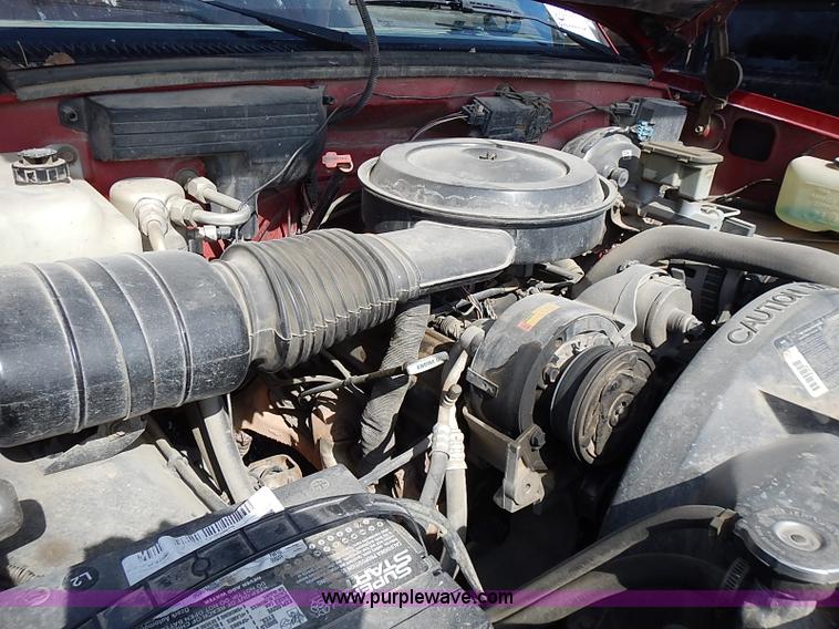 image for item I9374 1990 Chevrolet Silverado 1500 pickup truck