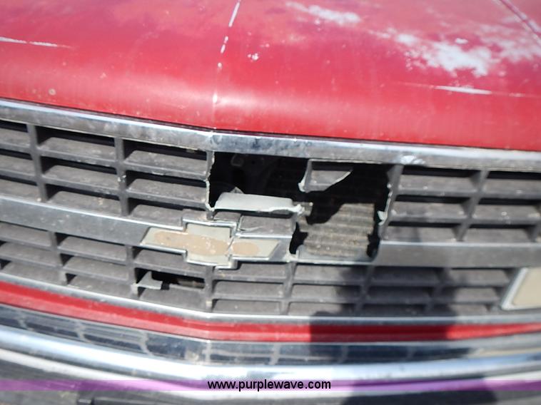 image for item I9374 1990 Chevrolet Silverado 1500 pickup truck