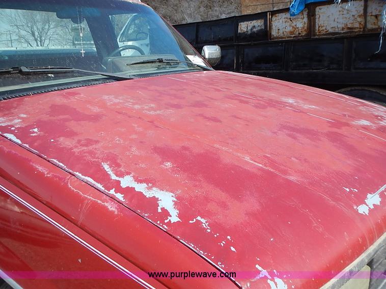 image for item I9374 1990 Chevrolet Silverado 1500 pickup truck