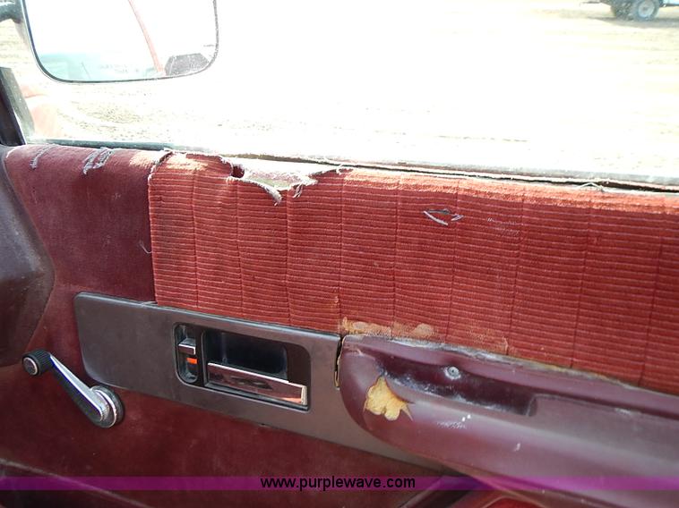 image for item I9374 1990 Chevrolet Silverado 1500 pickup truck