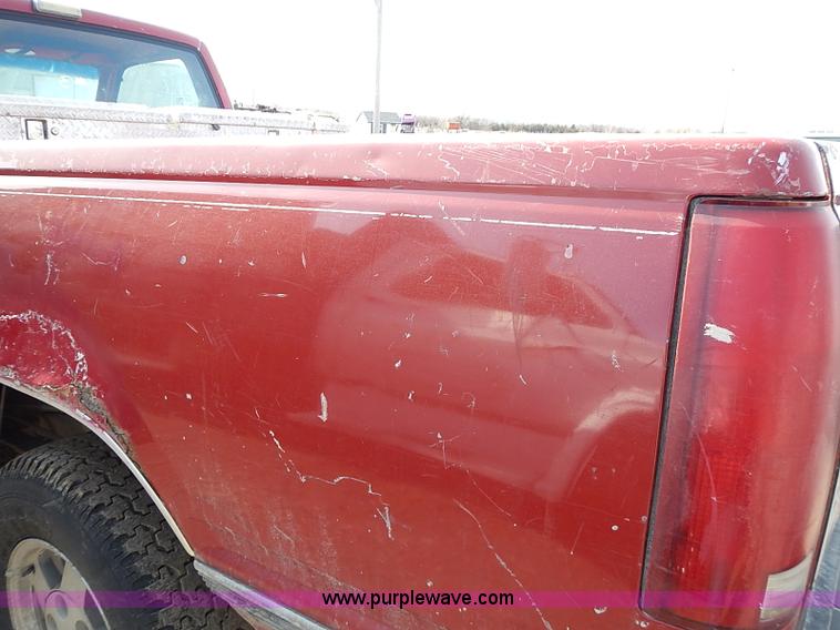 image for item I9374 1990 Chevrolet Silverado 1500 pickup truck