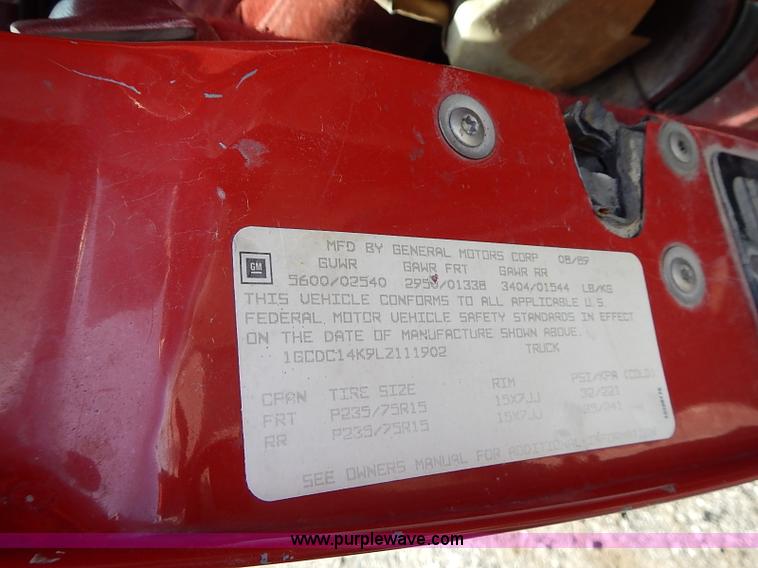 image for item I9374 1990 Chevrolet Silverado 1500 pickup truck