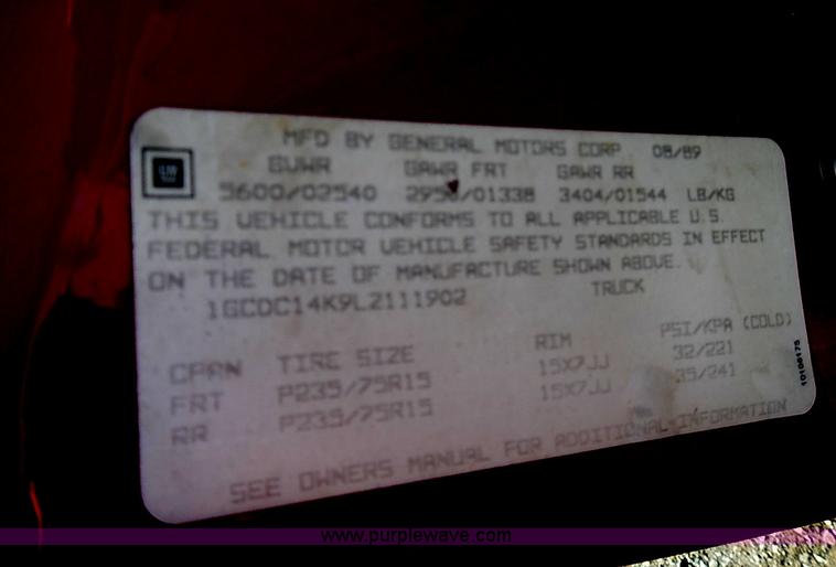 image for item I9374 1990 Chevrolet Silverado 1500 pickup truck