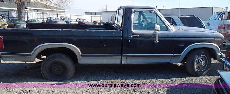 image for item I9381 1984 Ford F150 XLT pickup truck