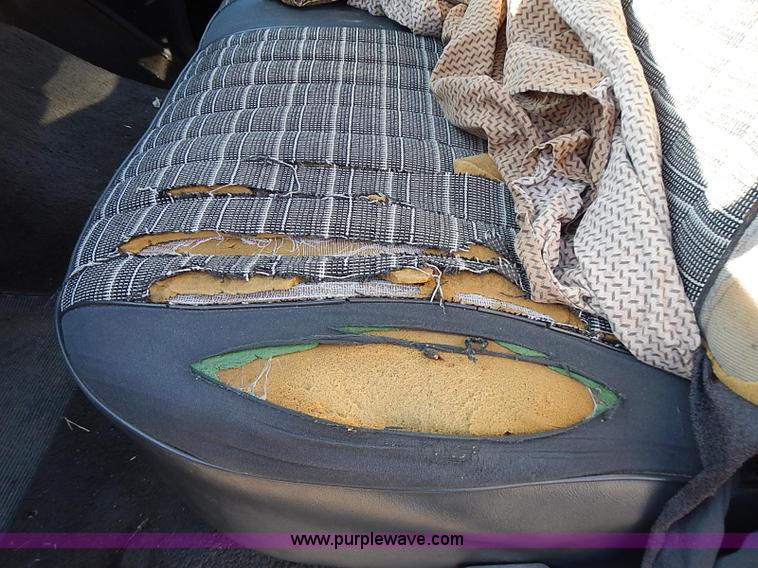 image for item I9381 1984 Ford F150 XLT pickup truck