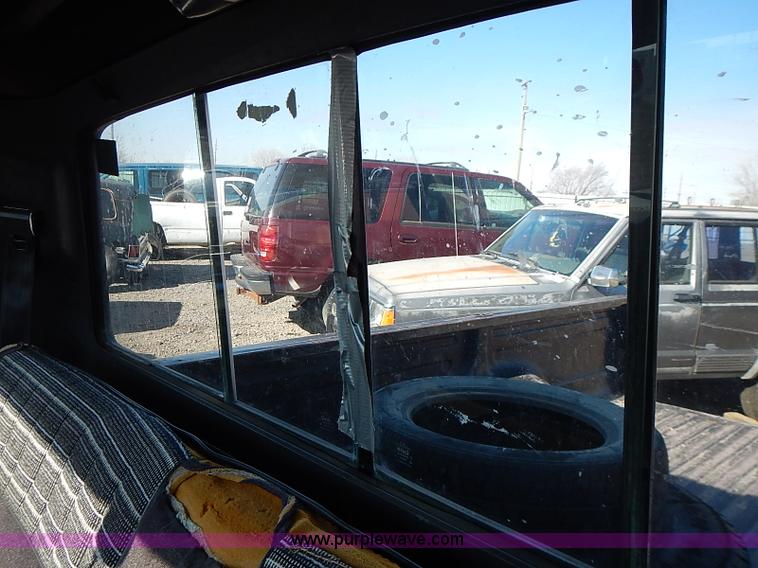 image for item I9381 1984 Ford F150 XLT pickup truck