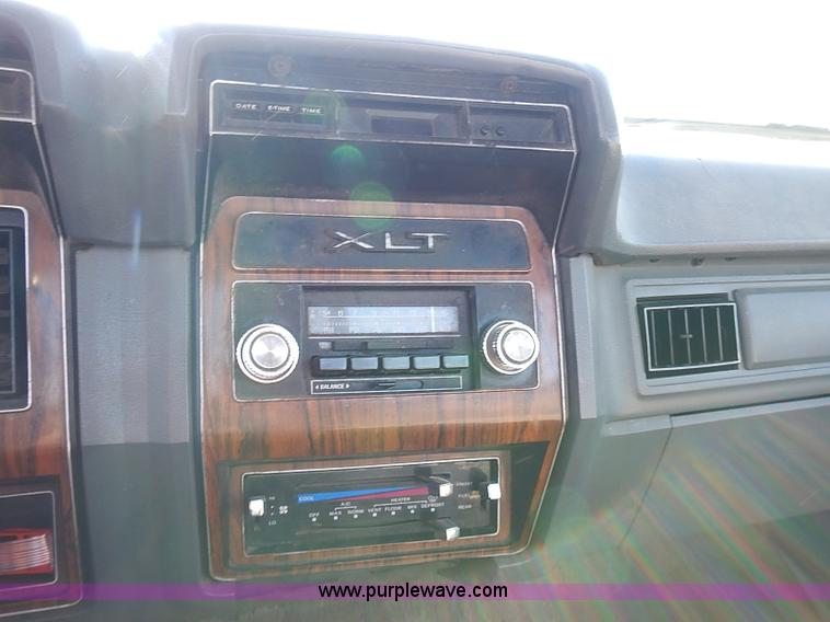 image for item I9381 1984 Ford F150 XLT pickup truck