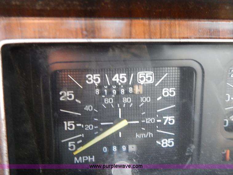 image for item I9381 1984 Ford F150 XLT pickup truck