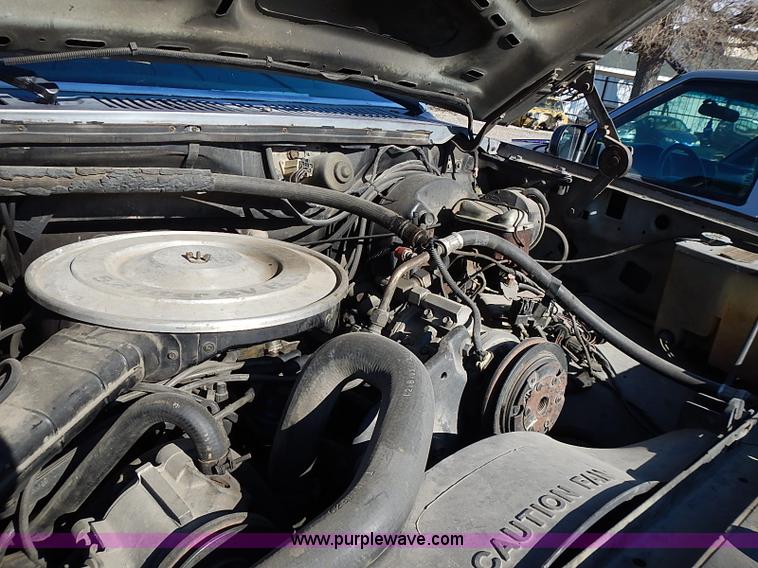 image for item I9381 1984 Ford F150 XLT pickup truck