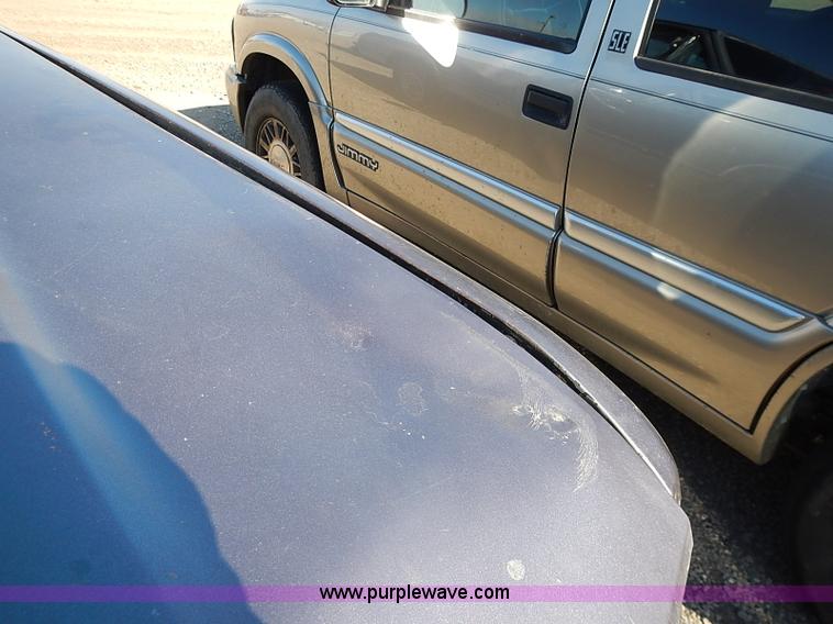 image for item I9381 1984 Ford F150 XLT pickup truck