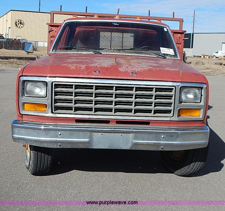 image for item I9395 1981 Ford F350 Custom truck