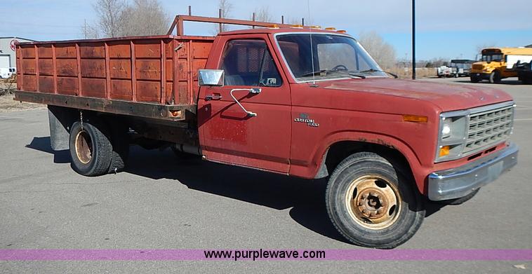 image for item I9395 1981 Ford F350 Custom truck