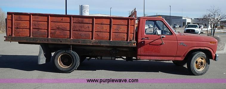 image for item I9395 1981 Ford F350 Custom truck