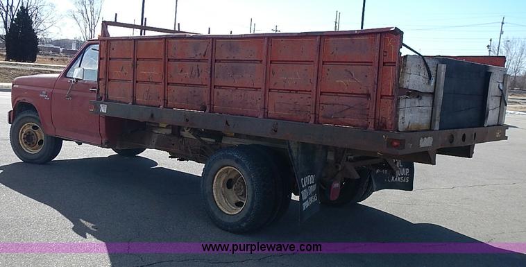 image for item I9395 1981 Ford F350 Custom truck